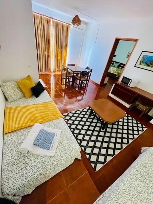 T1, Da Oura Apartamento